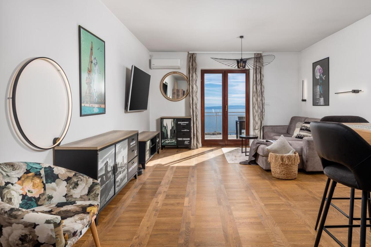 Apartment Mak Opatija Bagian luar foto