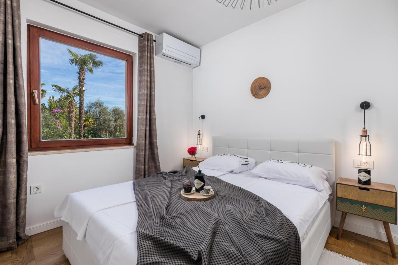 Apartment Mak Opatija Bagian luar foto
